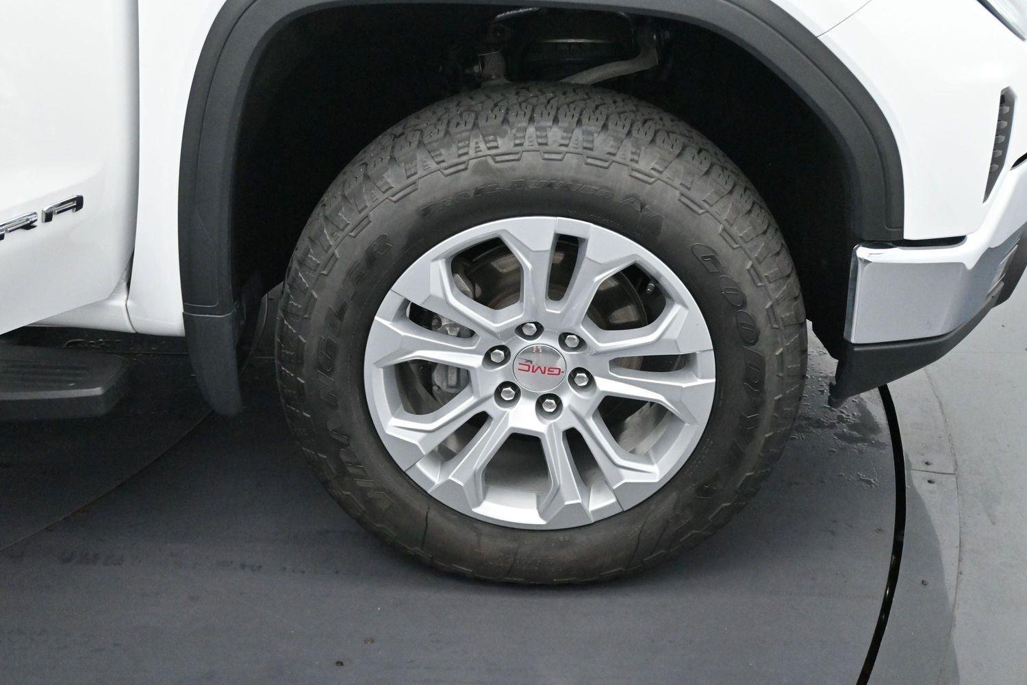 Used 2023 Summit White GMC SLT image 35