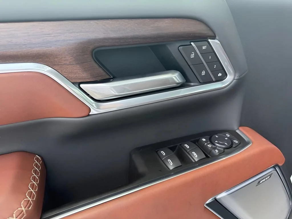 New 2026 Glacier White Tricoat GMC Denali Ultimate image 10