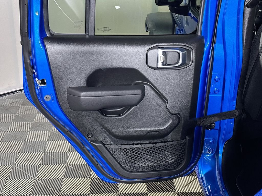 New 2026 Hydro Blue Pearl-Coat Exterior Paint Jeep Sport S image 18