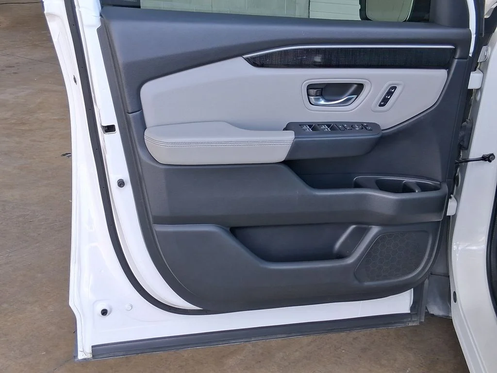 Used 2024 White Honda Elite image 15