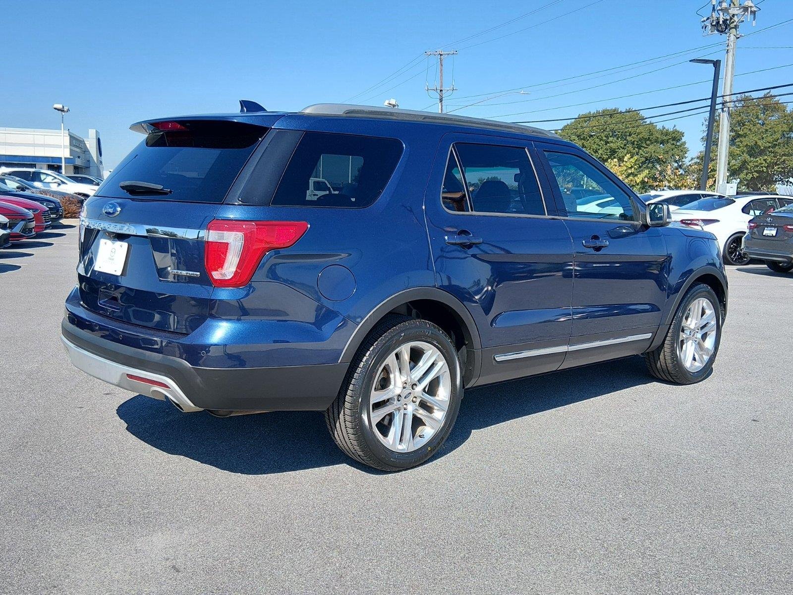 Used 2016 Blue Jeans Ford XLT image 5