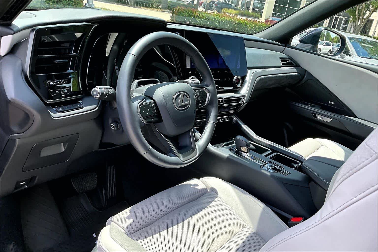 Used 2025 Nightfall Mica Lexus Luxury image 18