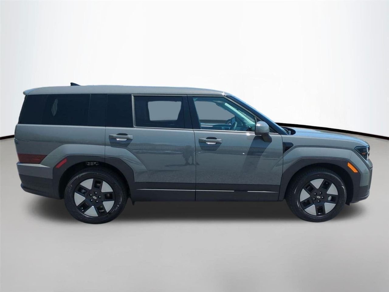 New 2026 Hampton Gray Hyundai SE image 6