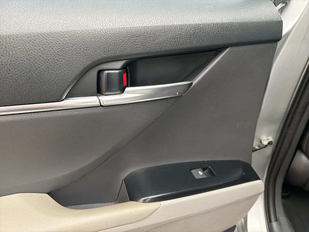Used 2019 Silver Toyota LE image 22