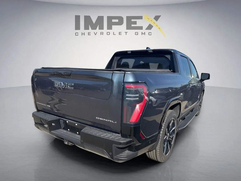 Used 2025 Deep Ocean Metallic GMC Max Range Denali image 5
