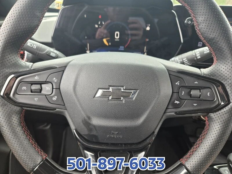 Used 2025 SILVER CHEVROLET FWD 4DR 2RS image 25