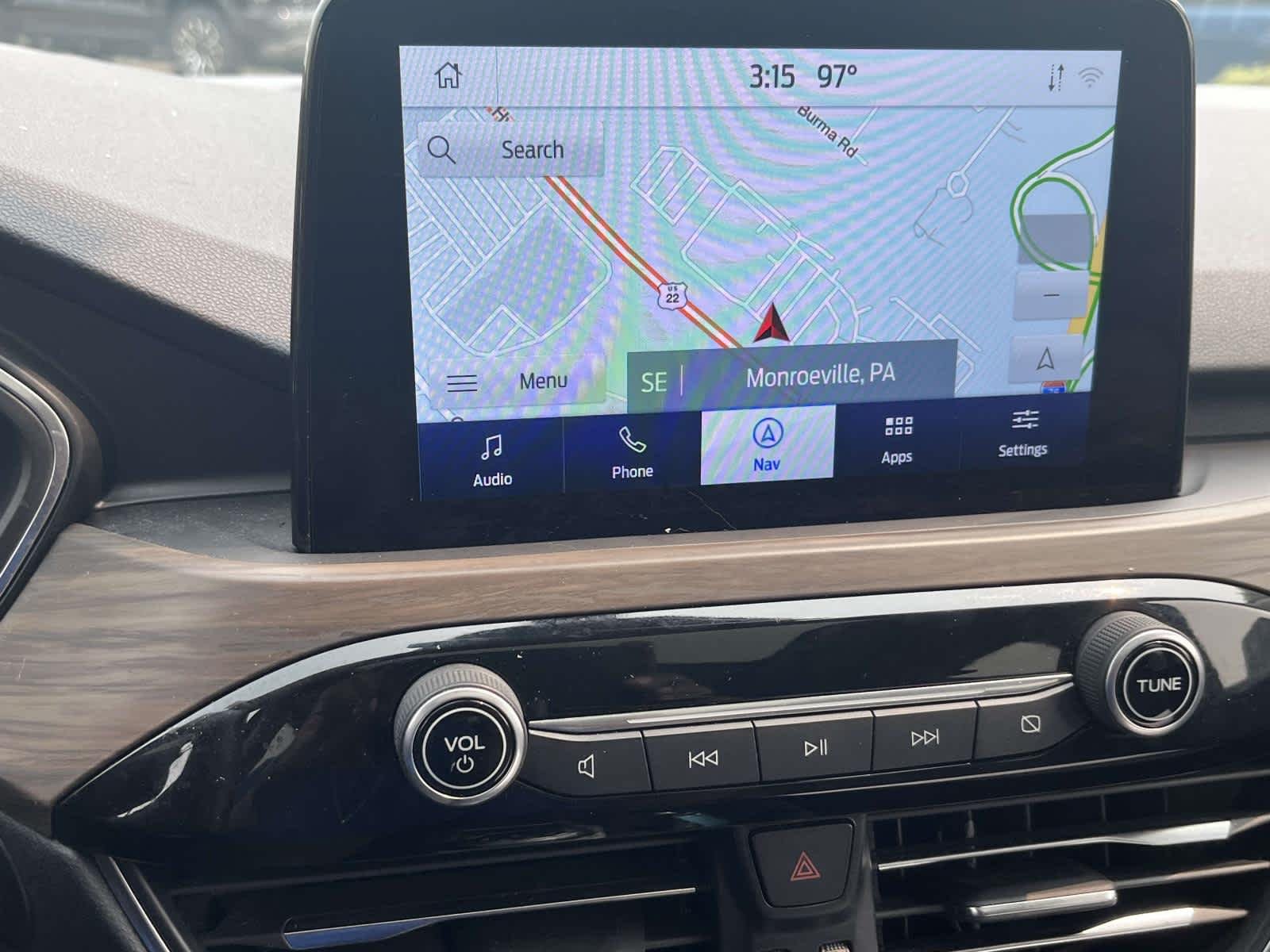 Used 2020  Ford Titanium Hybrid image 24