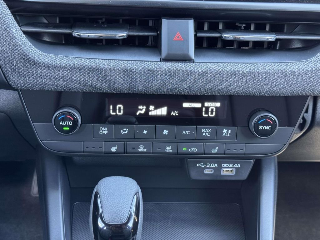 New 2026 CRYSTAL BLACK SILICA Subaru Premium image 21