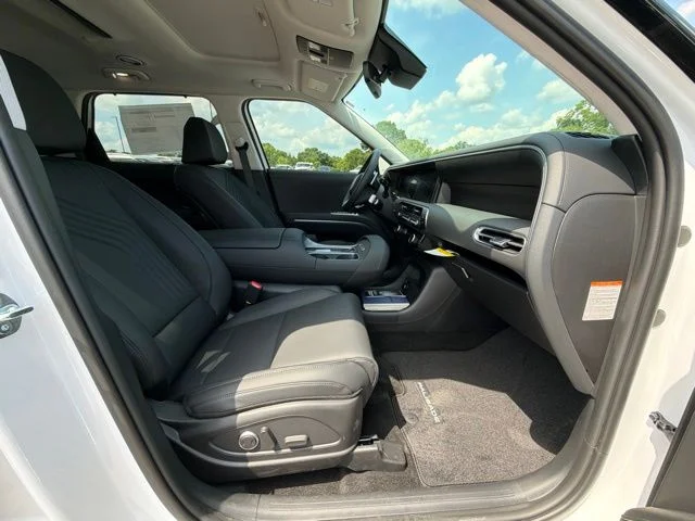 New 2026 Creamy White Pearl Hyundai Blue SEL Premium image 11