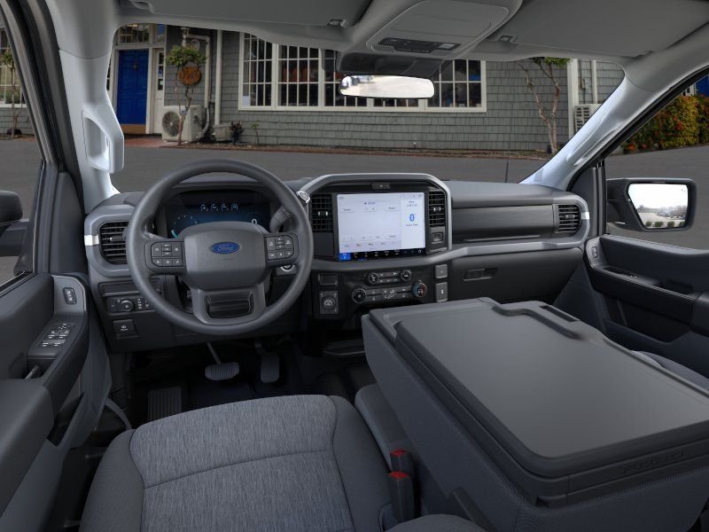 New 2026 Carbonized Gray Metallic Ford XLT image 9