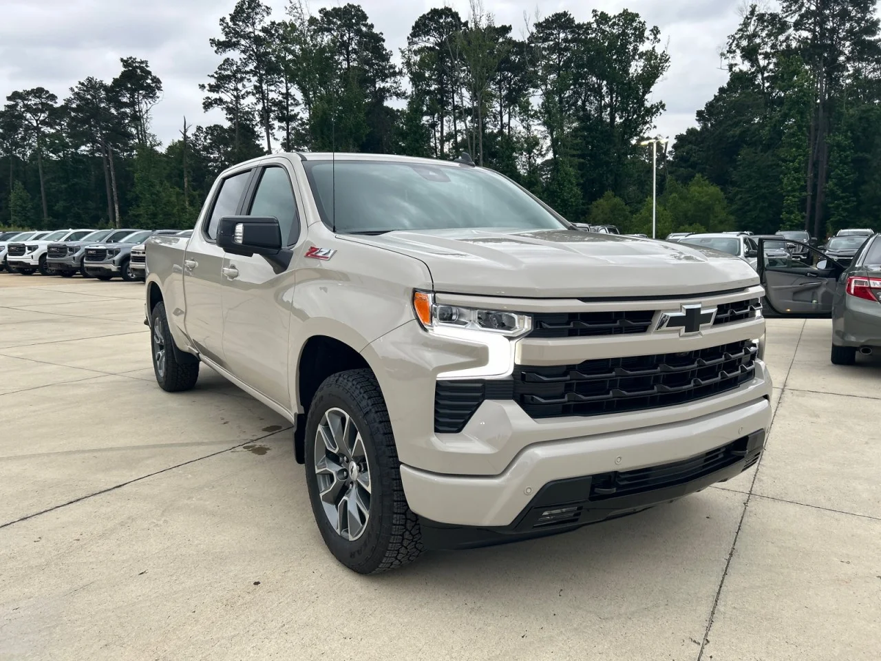 New 2026 White Sands Chevrolet RST image 2