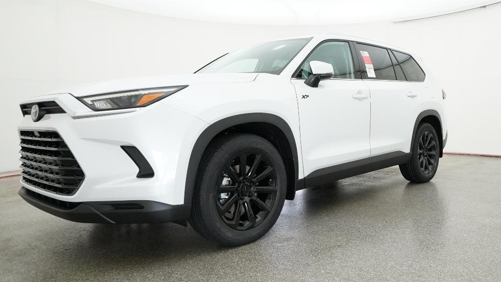 New 2026 Wind Chill Pearl Toyota XLE image 2