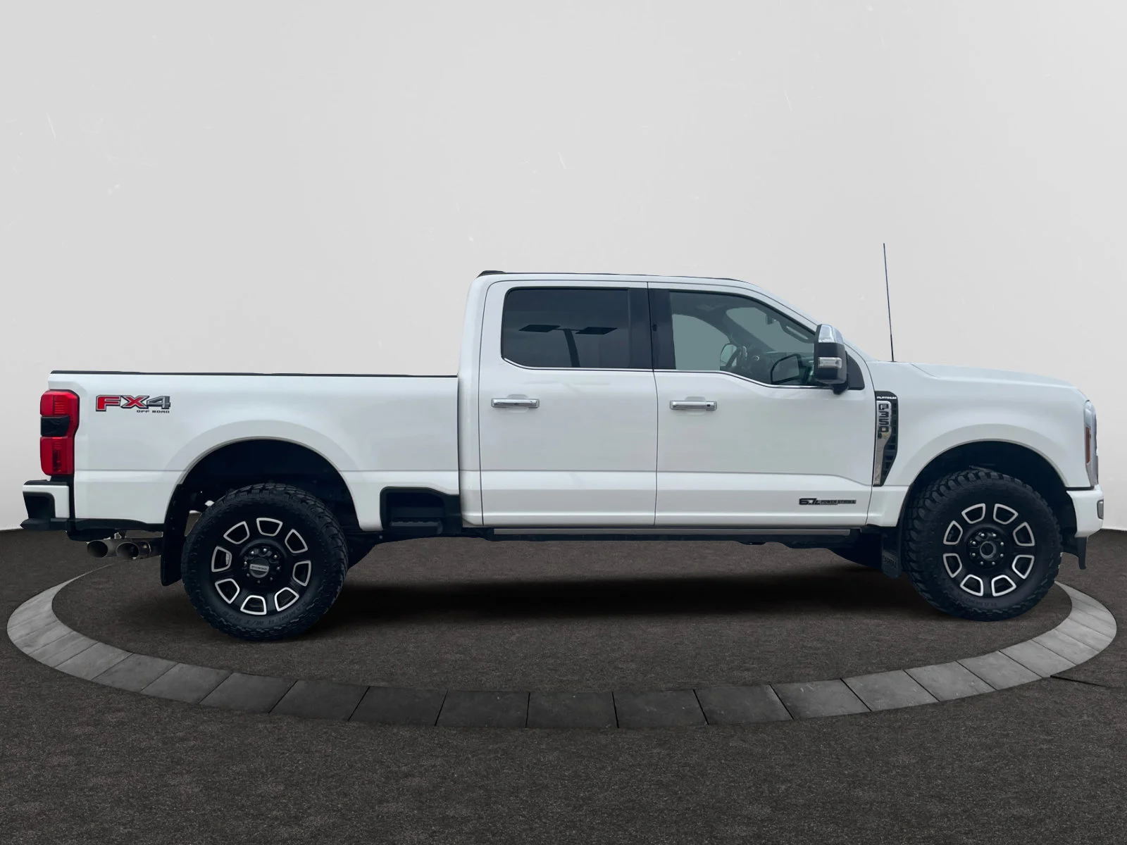 Used 2024  Ford PLATINUM SuperCrew image 6