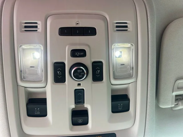 Used 2023 Silver GMC Denali image 19