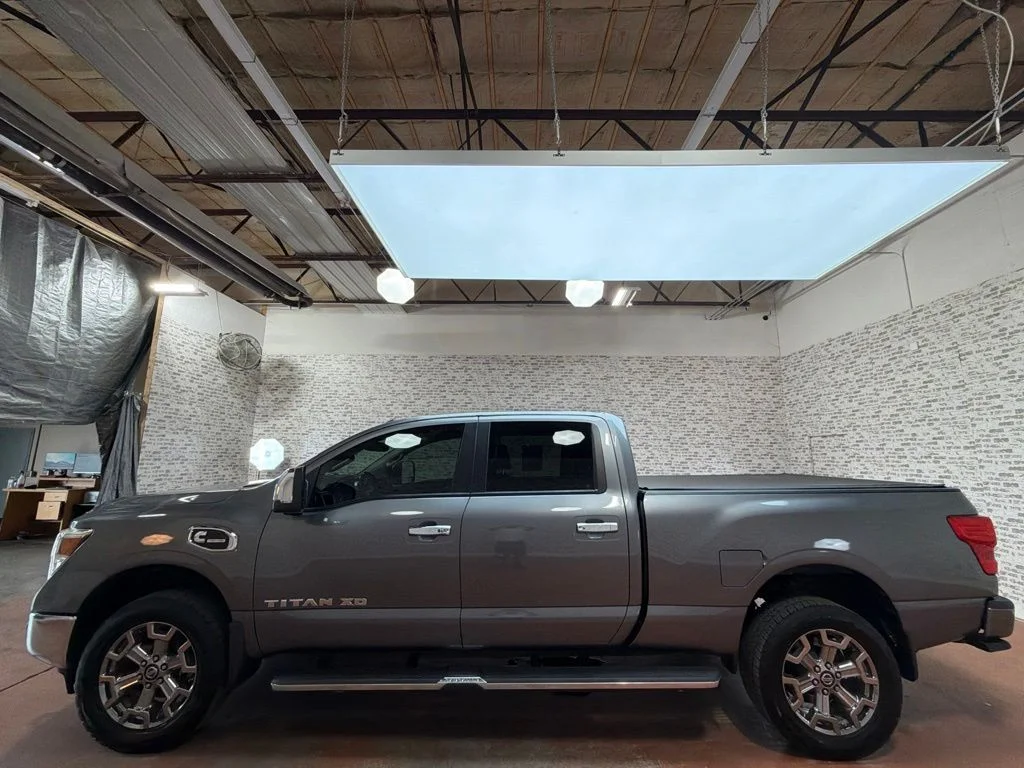 Used 2019 Gun Metallic Nissan SL image 4