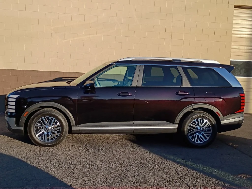Used 2026 Galaxy Maroon Pearl Hyundai SEL Premium image 9