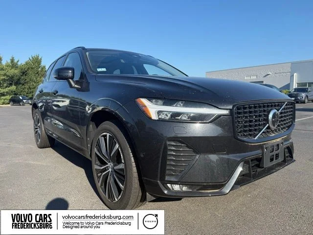 2024 Volvo XC60 B5 Plus Dark Theme AWD's photo