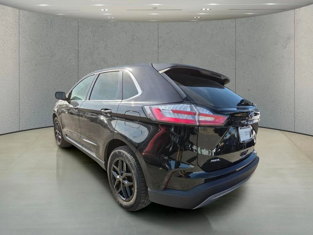 Used 2024 Black Ford SEL image 3