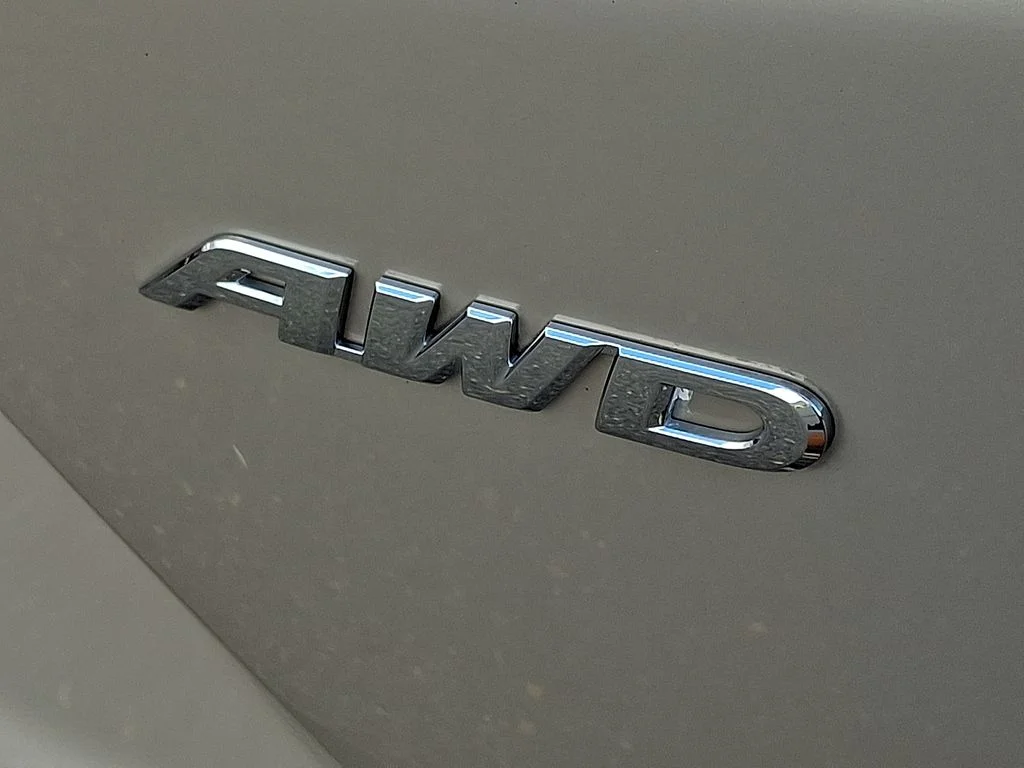 Used 2017 Gold Honda EX-L image 34
