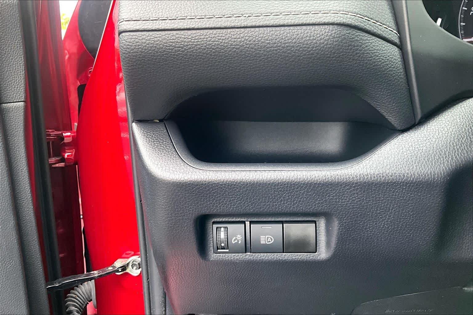 Used 2025 Ruby Flare Pearl Toyota XLE image 32