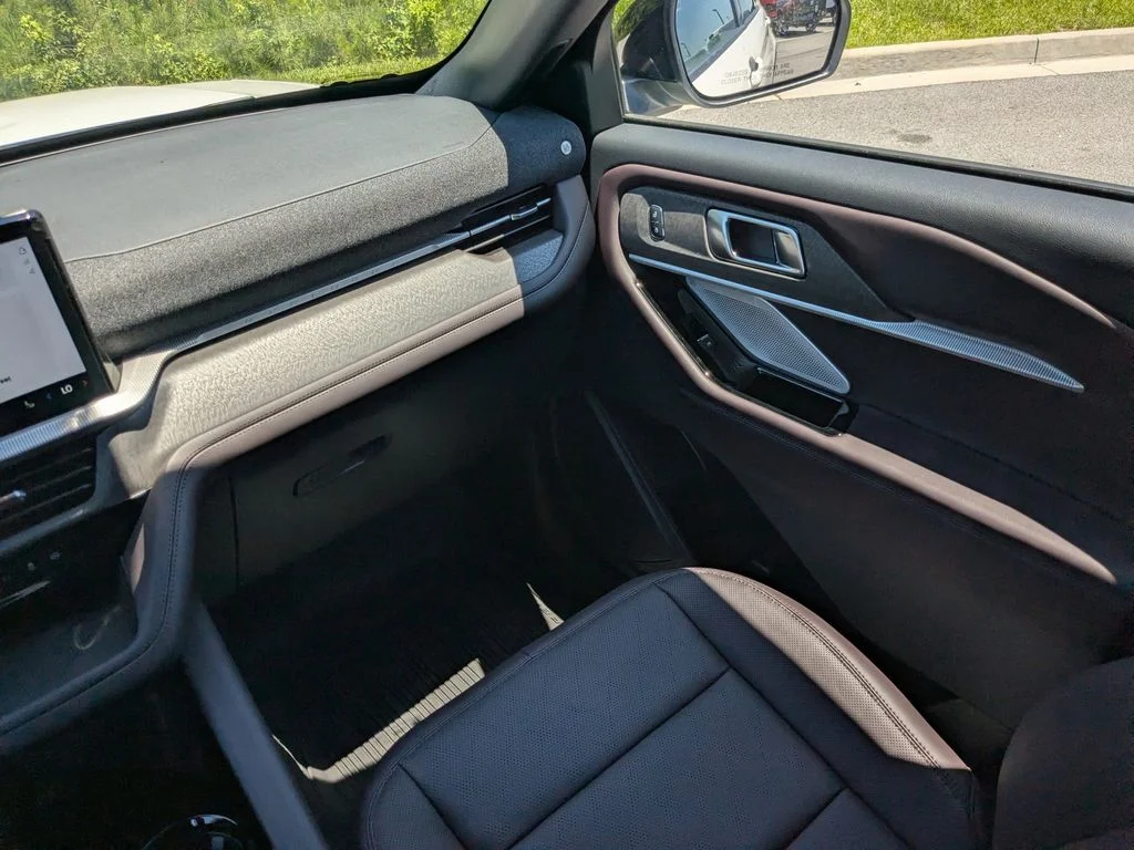 New 2026 Star White Metallic Tri-Coat Ford Platinum image 20