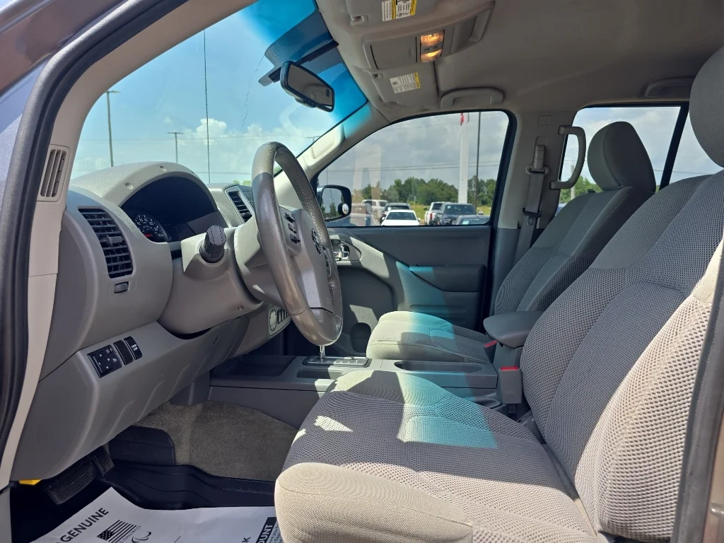 Used 2018 Gun Metallic Nissan SV V6 image 7