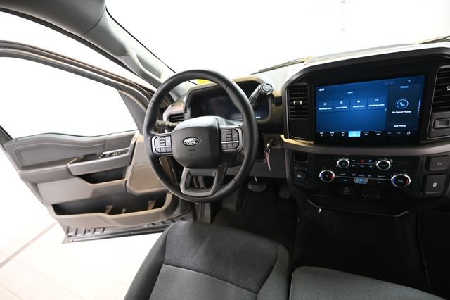Used 2025 Gray Ford XLT image 26