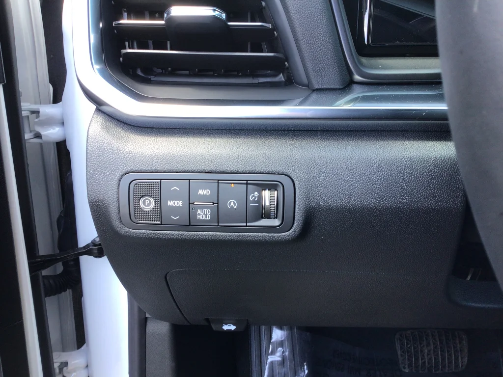 New 2027 Summit White GMC Elevation image 13