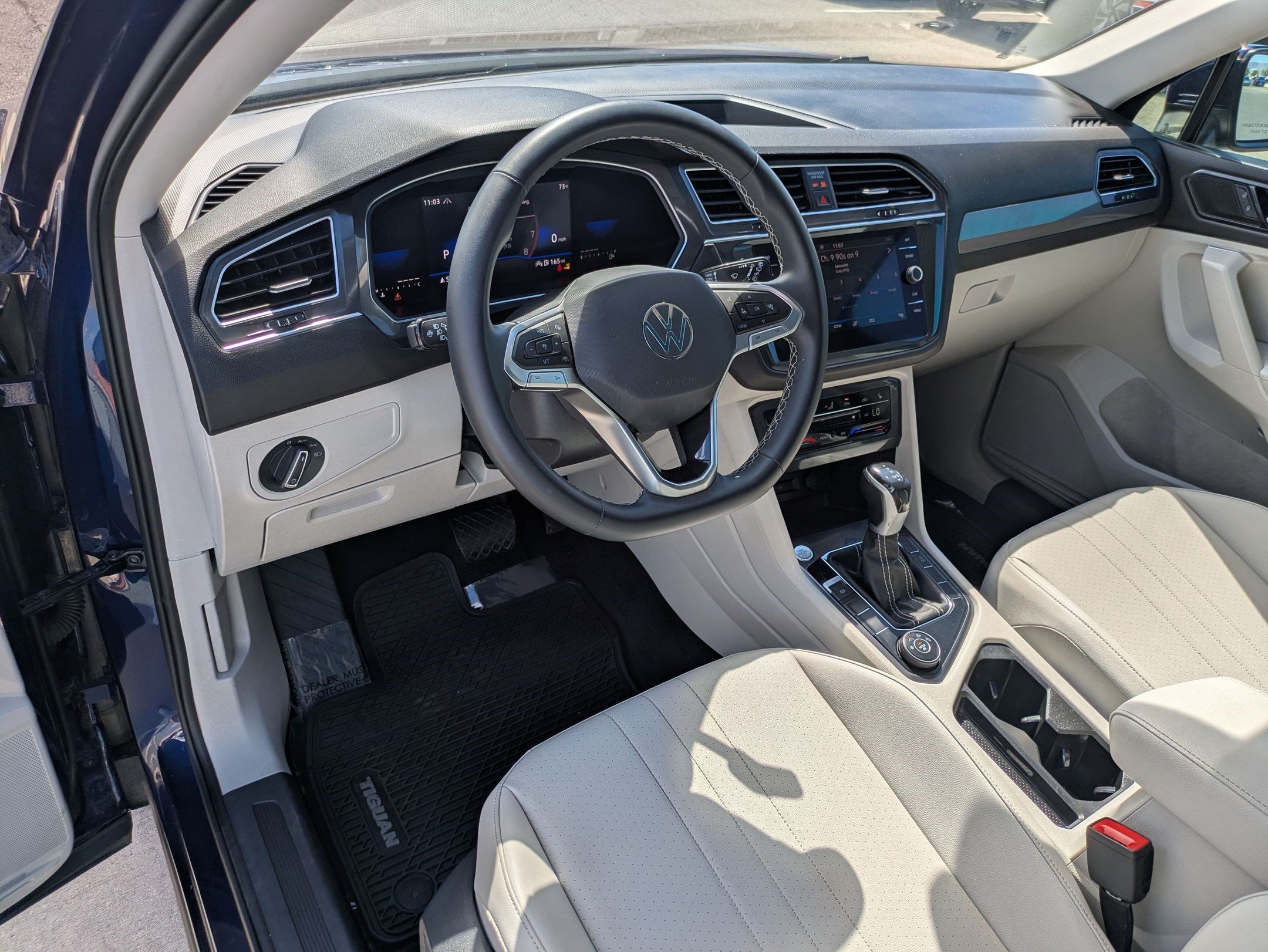 Used 2022 Atlantic Blue Metallic Volkswagen SE image 15