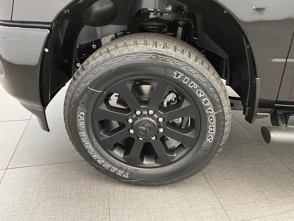 New 2026 Diamond Black Crystal Pearl-Coat Exterior Paint RAM Black Express image 8