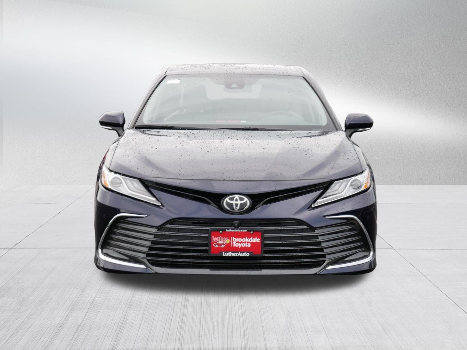 Used 2021 Toyota Camry XLE with VIN 4T1F11AK2MU403341 for sale in Brooklyn Center, Minnesota