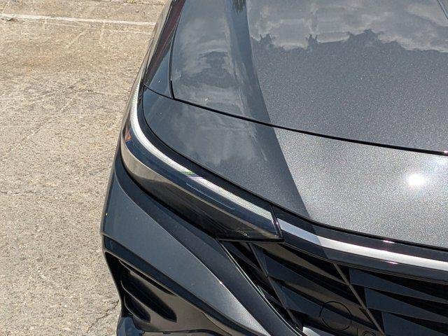 2025 Hyundai Elantra Limited - Photo 34