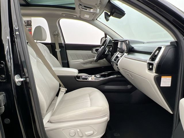 Used 2022 Black Kia SX Prestige image 15