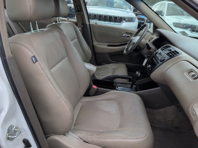 Used 2001 White Honda EX-L image 27