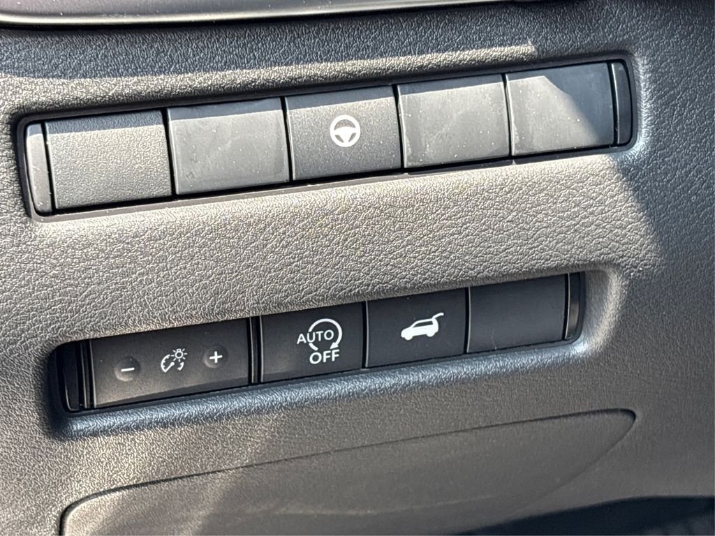Used 2025 Gray Nissan SL image 39