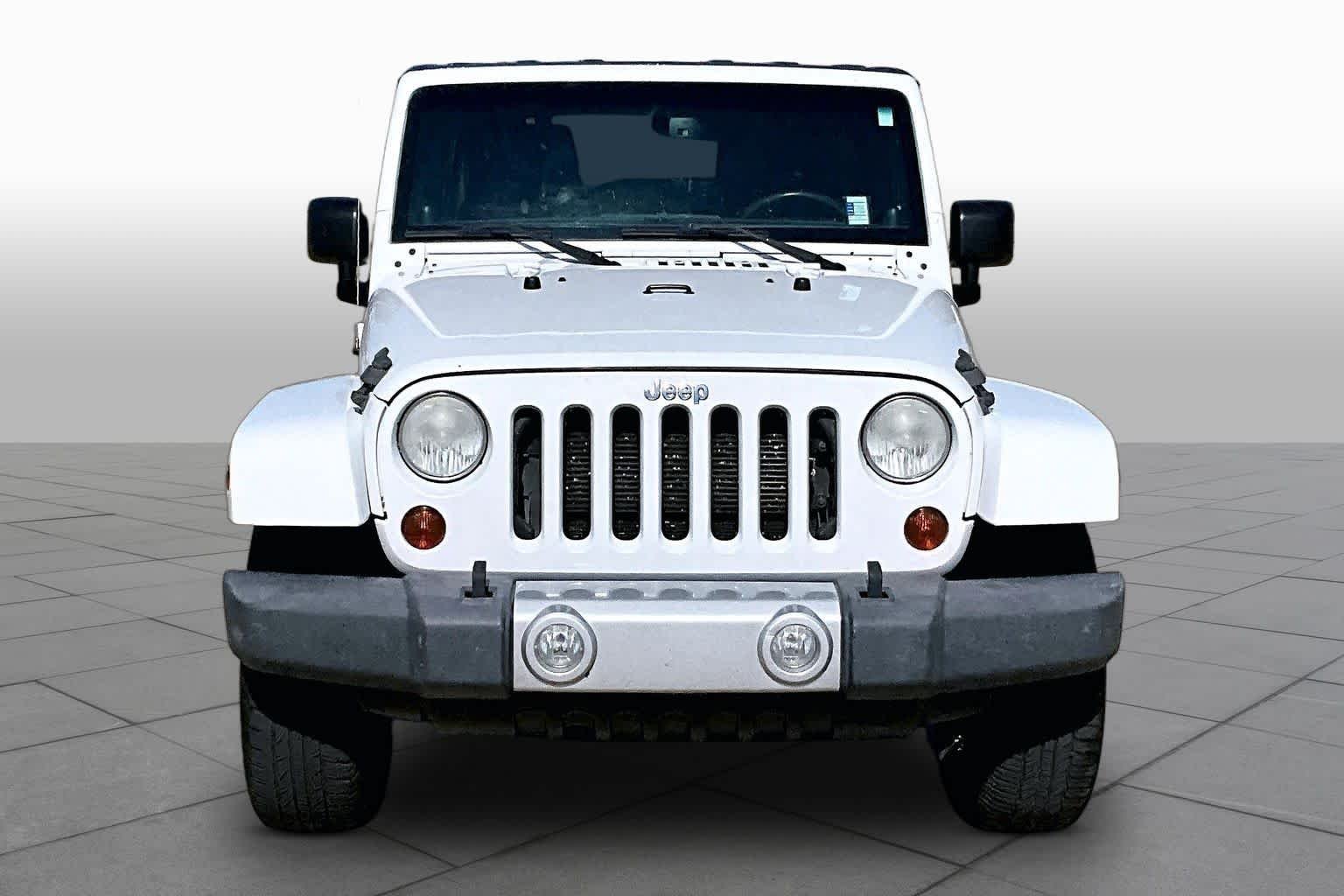 Used 2013 Bright White Jeep Sahara image 3