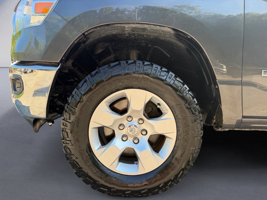Used 2019 Granite Crystal Metallic Clearcoat Ram Big Horn/Lone Star image 9