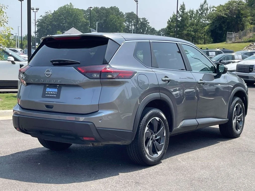 Used 2025 Gray Nissan SV image 3