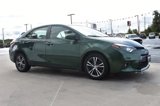 Used 2016 Green Toyota LE Plus image 4