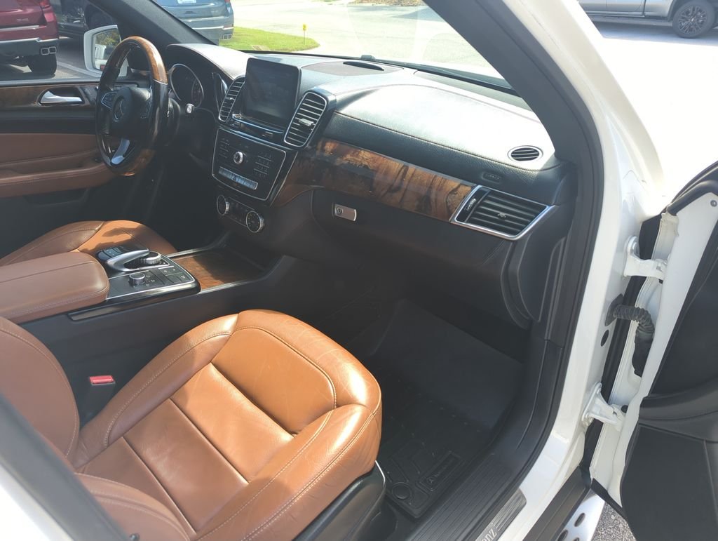 Used 2016  Mercedes-Benz GLE 400 image 36