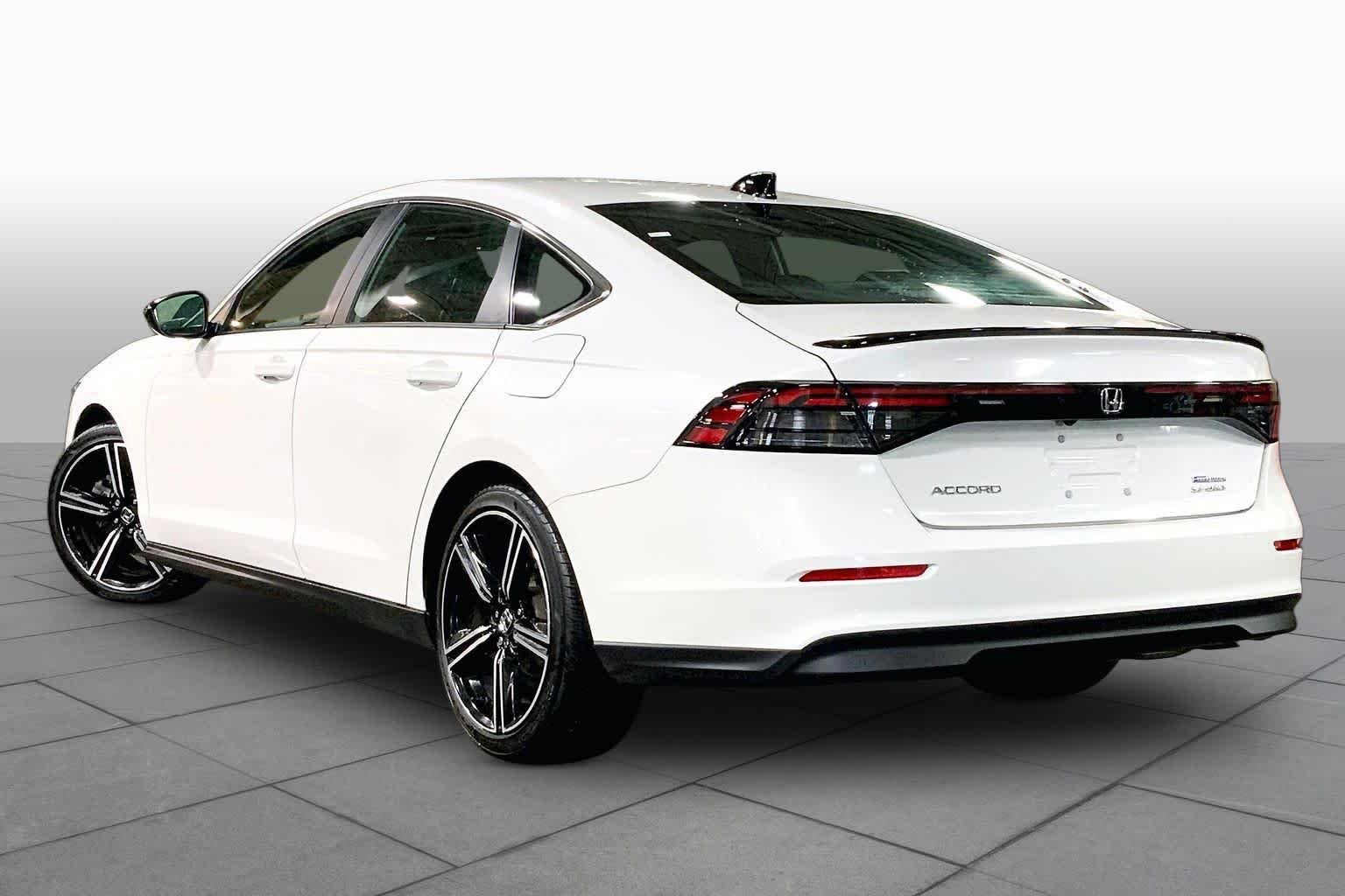 Used 2025 Platinum White Pearl Honda Sport image 12