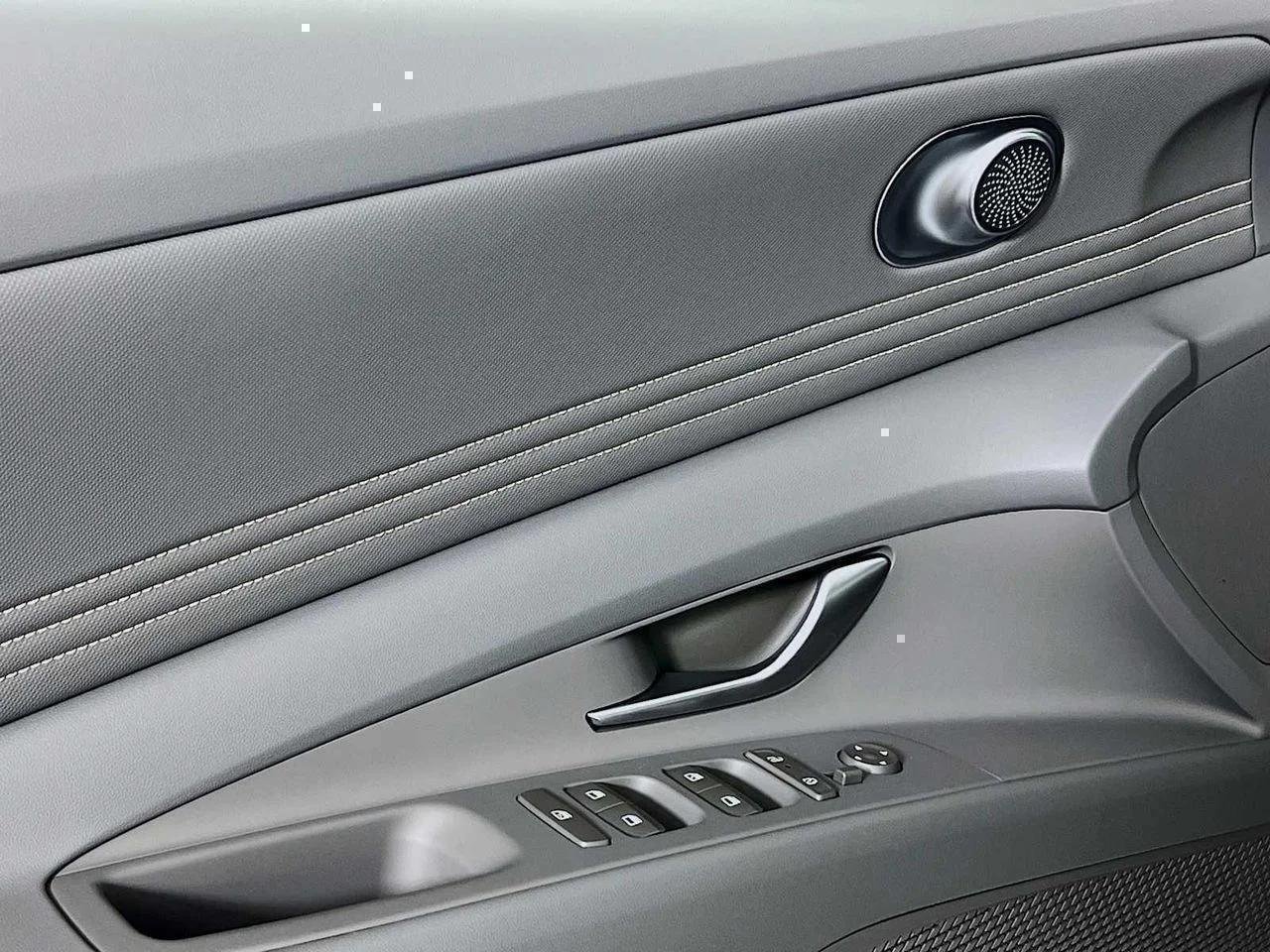 2026 Hyundai Elantra — photo 16