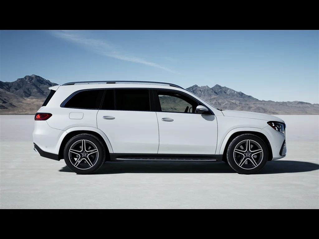 New 2027 MANUFAKTUR Moonlight White Metallic Mercedes-Benz GLS 450 image 11