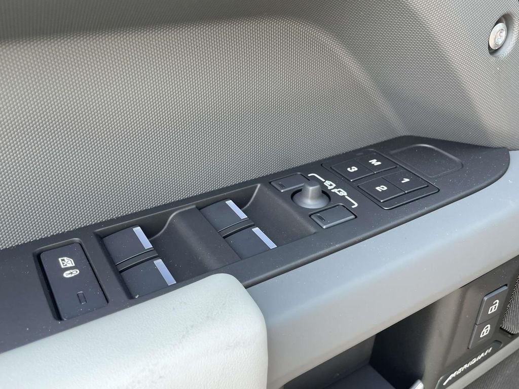 New 2026 Woolstone Green Land Rover S image 34