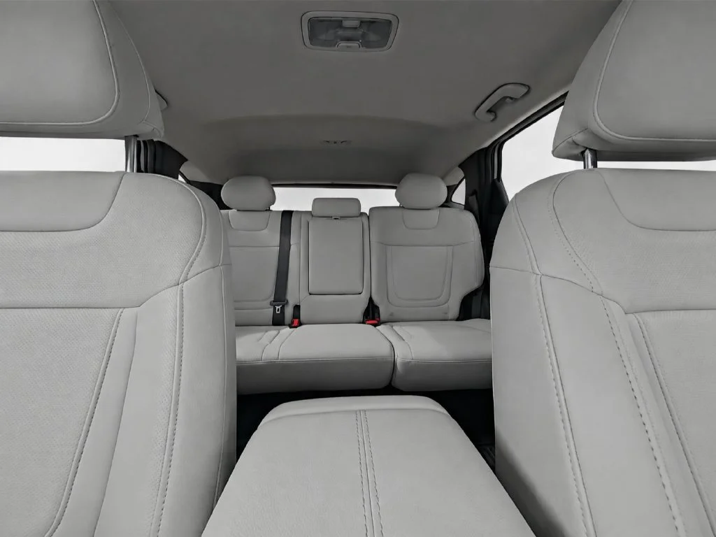 Used 2024 White Hyundai SEL image 16