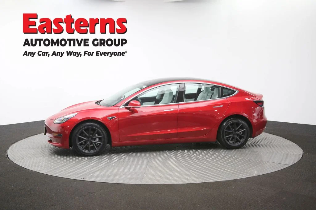 Used 2018 Red Tesla Long Range image 56