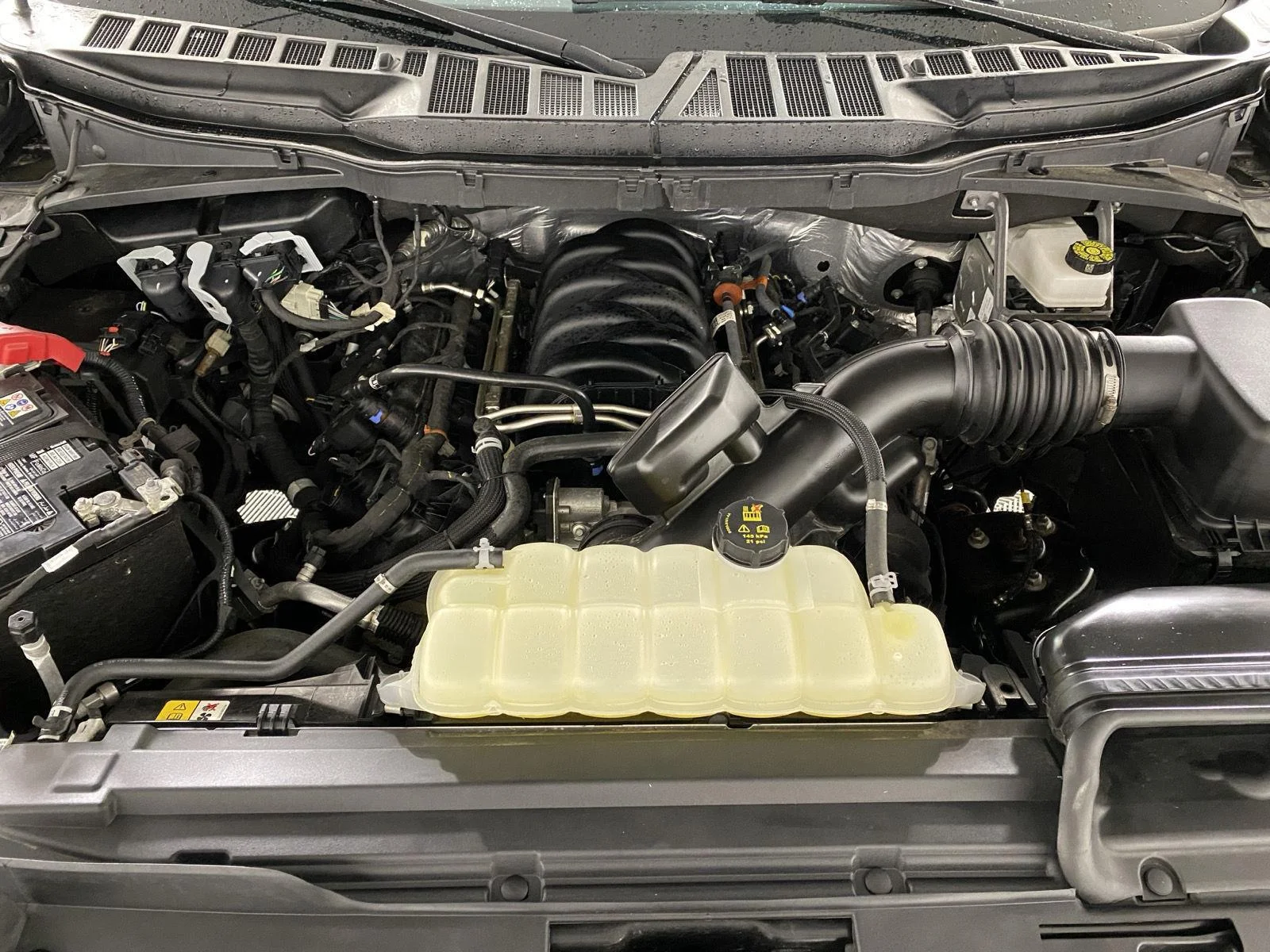 Used 2025 Gray Ford LARIAT image 28