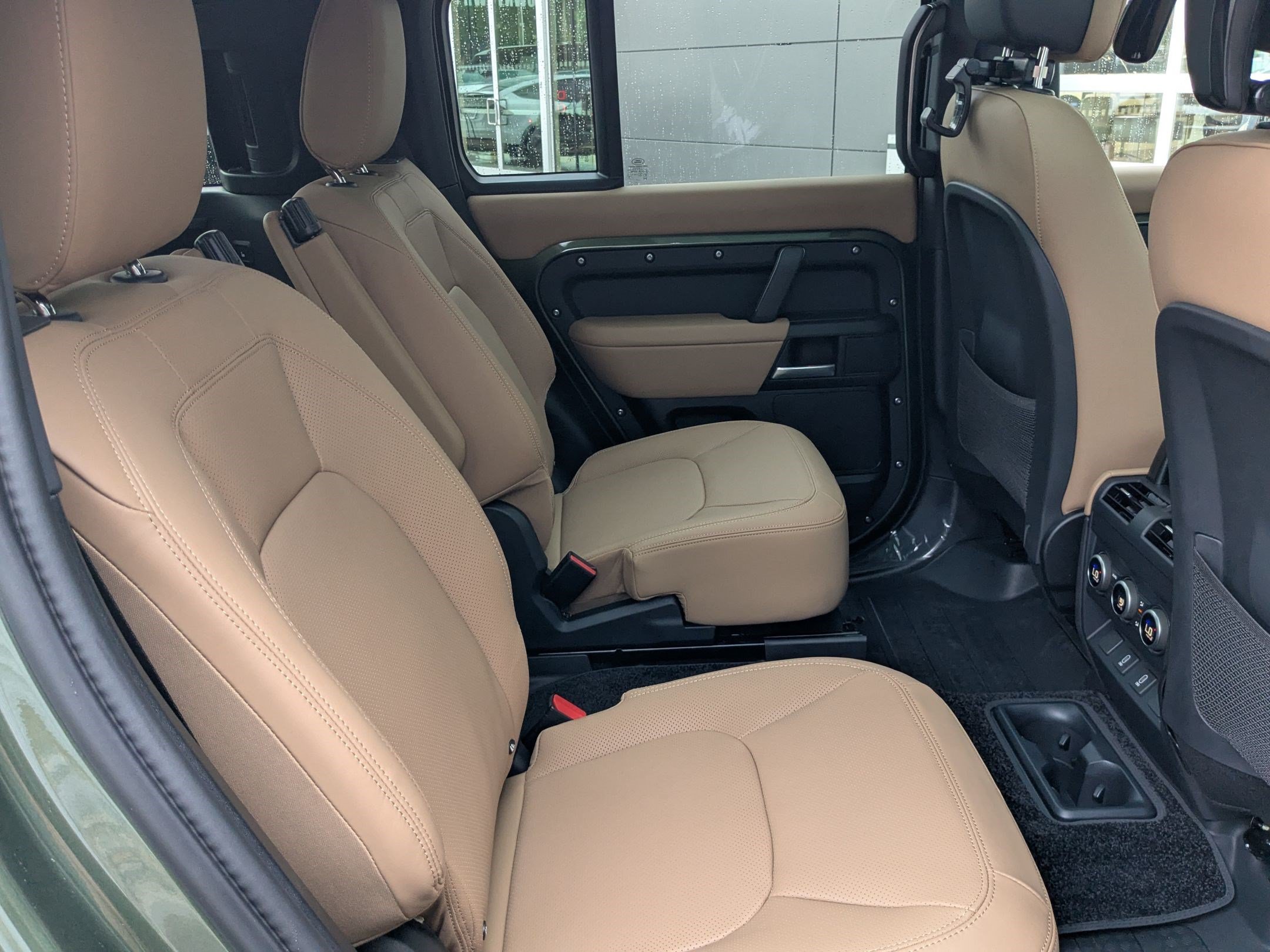 New 2026 Woolstone Green Land Rover P400 X-Dynamic SE image 33