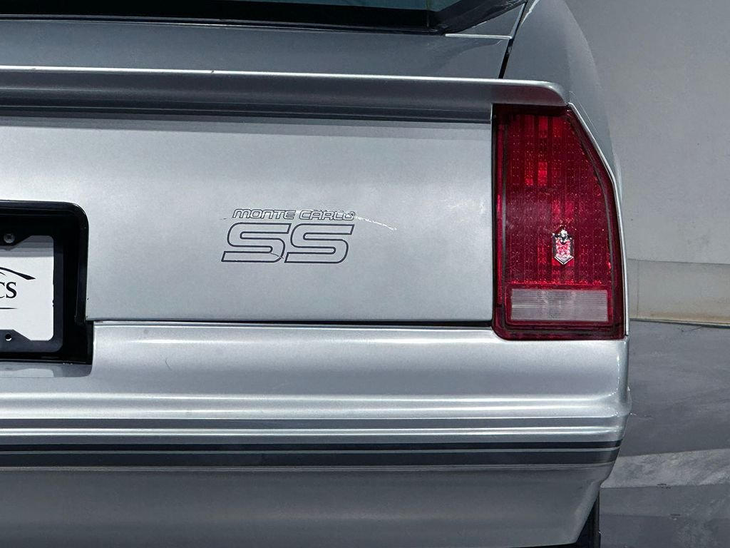 Used 1987 Gray Chevrolet  image 9