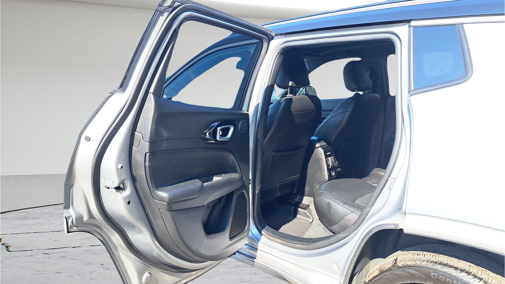 Used 2022 Silver Jeep Limited image 11